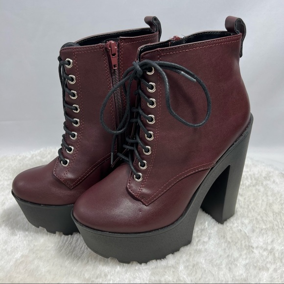 Platform combat style boots vegan leather in cordoba. - Picture 3 of 11